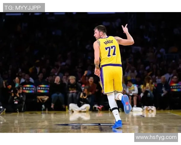 湖人对阵灰熊精彩回放全场集锦与赛后分析